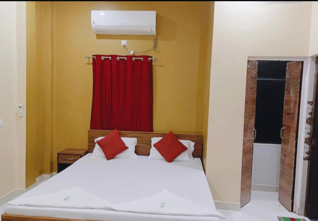 Lotus Paying Guest House Varanasi Exterior foto