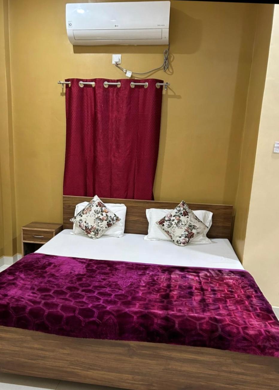 Lotus Paying Guest House Varanasi Exterior foto